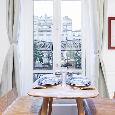 Guestready - Charming Getaway In 15th Apartment Paris